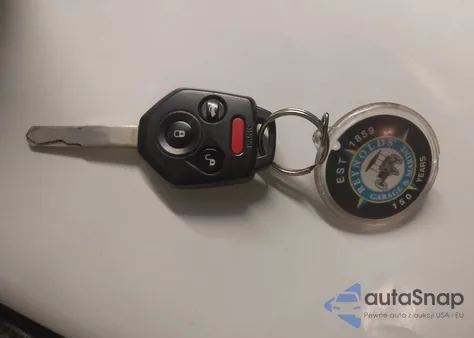 2010 Subaru Outback 2.5I Limited z USA, uszkodzony, nr VIN 4S4BRBKC8A3339523